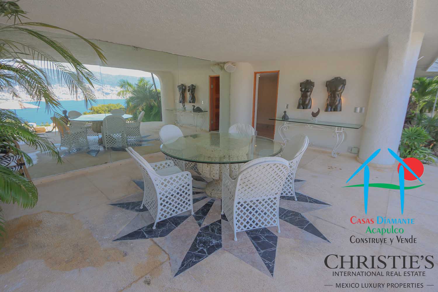 Villa Gitana - Family Room 1